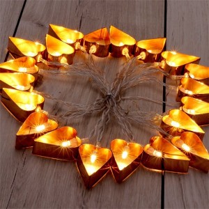 Szív alakú fém/4m/meleg fehér/20db LED-es/3xAA elemes fénydekoráció 