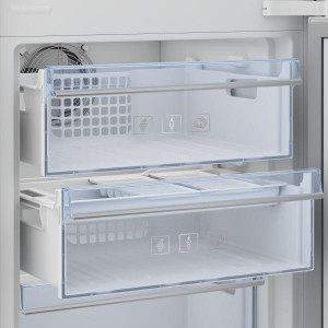 BEKO BCNA306E4SN Beépíthető NoFrost kombinált hűtőszekrény