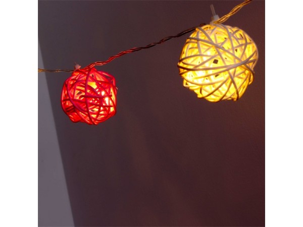Iris Gömb alakú fonott/rattan/4m/fehér/20db LED-es/3xAA elemes fénydekoráció 