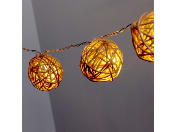Iris Gömb alakú fonott/rattan/1,5m/meleg fehér/10db LED-es/3xAA elemes fénydekoráció 